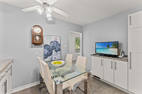 Photo 10 at 92 Elise Terrace, Newtonbrook West, Toronto