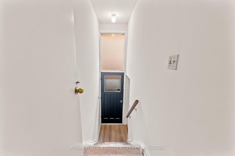 Photo 29 at 92 Elise Terrace, Newtonbrook West, Toronto