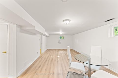 Photo 31 at 92 Elise Terrace, Newtonbrook West, Toronto