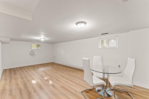 Photo 32 at 92 Elise Terrace, Newtonbrook West, Toronto
