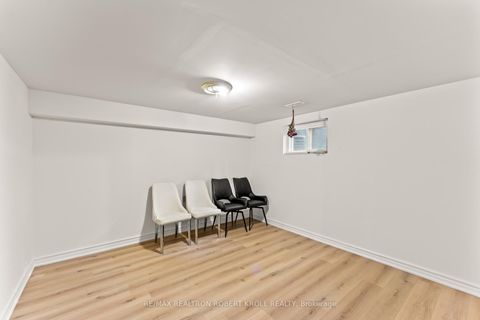 Photo 35 at 92 Elise Terrace, Newtonbrook West, Toronto