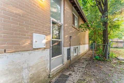 Photo 39 at 92 Elise Terrace, Newtonbrook West, Toronto