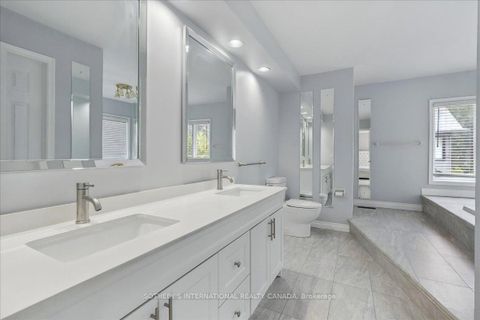 Photo 14 at 43 Shore Gardens, BR Bronte, Oakville