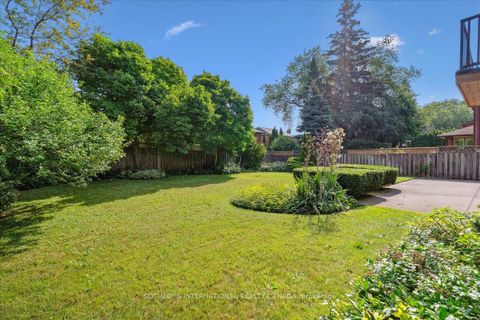Photo 31 at 43 Shore Gardens, BR Bronte, Oakville