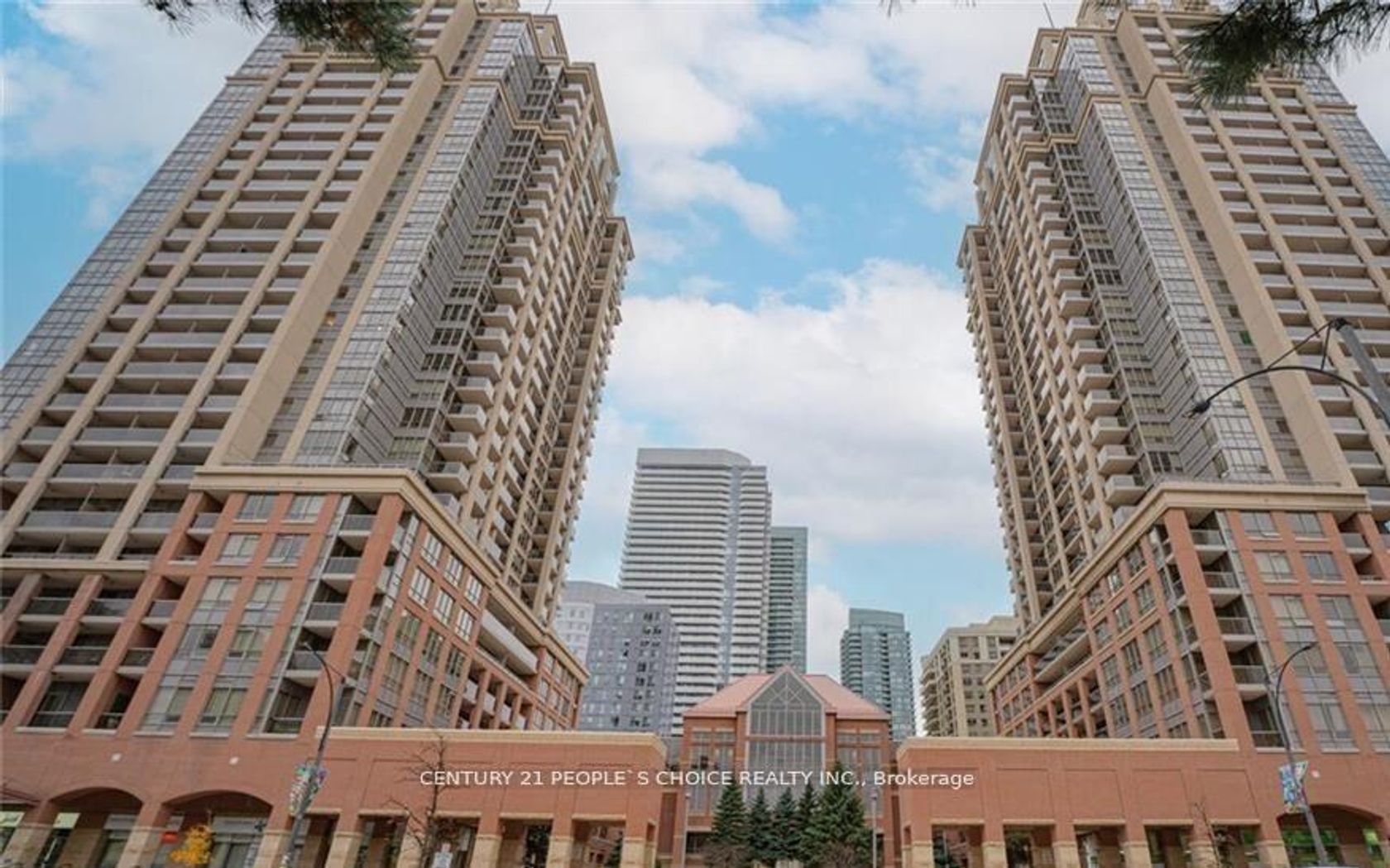 2401 - 4080 Living Arts Drive, City Centre, Mississauga by Loree Meneguzzi Real Estate 2401 - 4080 Living Arts Drive, City Centre, Mississauga
