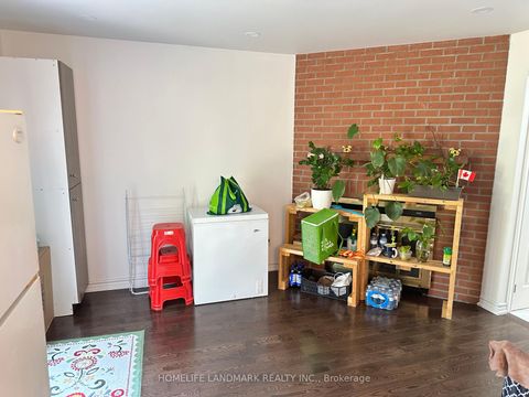 Photo 5 at 49 Roxanne Crescent, Milliken, Toronto