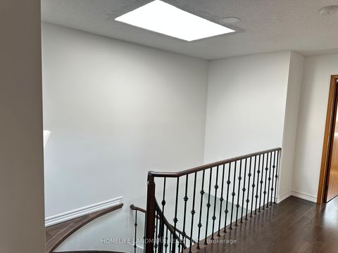 Photo 7 at 49 Roxanne Crescent, Milliken, Toronto