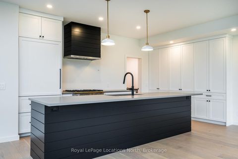 Photo 10 at 18 Melville Street, Nottawa, Clearview