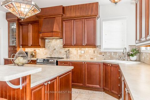 Photo 5 at 118 Succession Crescent, Shore, Barrie