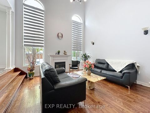 Photo 7 at 129 Ledge Rock Drive E, Vellore Village, Vaughan