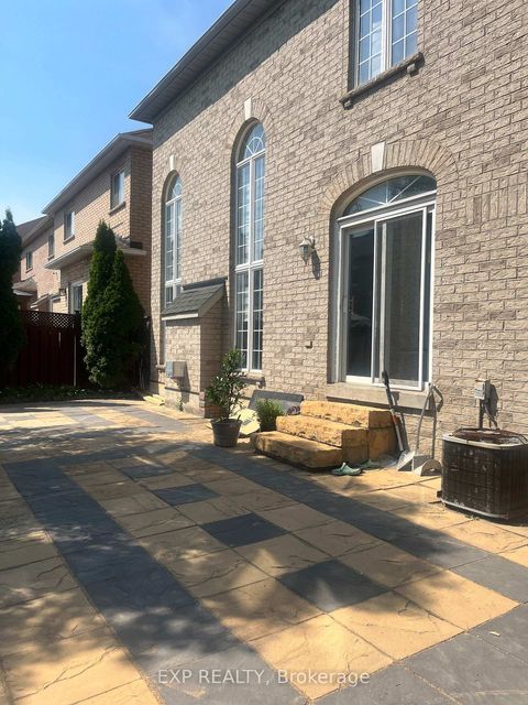Photo 33 at 129 Ledge Rock Drive E, Vellore Village, Vaughan