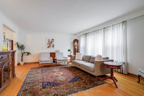 Photo 5 at 18 Burnt Log Crescent, Markland Wood, Toronto