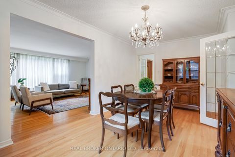 Photo 7 at 18 Burnt Log Crescent, Markland Wood, Toronto
