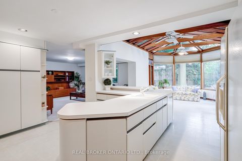 Photo 11 at 18 Burnt Log Crescent, Markland Wood, Toronto