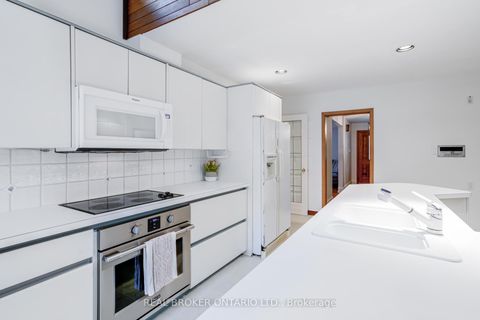 Photo 12 at 18 Burnt Log Crescent, Markland Wood, Toronto