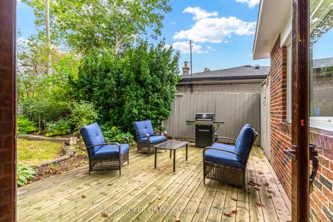 Photo 34 at 18 Burnt Log Crescent, Markland Wood, Toronto
