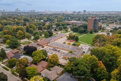 Photo 37 at 18 Burnt Log Crescent, Markland Wood, Toronto