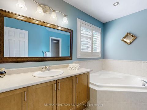 Photo 17 at 21 Watkins Glen Crescent, Bayview Wellington, Aurora