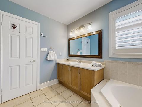 Photo 18 at 21 Watkins Glen Crescent, Bayview Wellington, Aurora