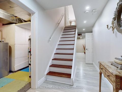 Photo 27 at 21 Watkins Glen Crescent, Bayview Wellington, Aurora