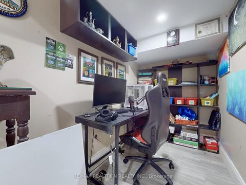 Photo 33 at 21 Watkins Glen Crescent, Bayview Wellington, Aurora