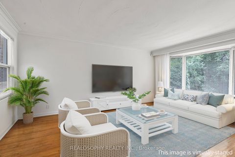Photo 3 at 133 Birkdale Road, Bendale, Toronto