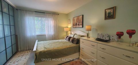 Photo 7 at TH 25 - 21 Replin Road, Lawrence, Toronto