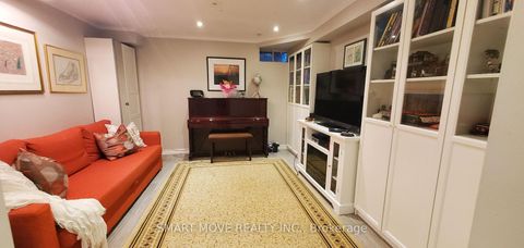 Photo 17 at TH 25 - 21 Replin Road, Lawrence, Toronto
