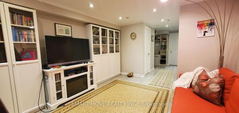 Photo 19 at TH 25 - 21 Replin Road, Lawrence, Toronto