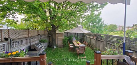 Photo 24 at TH 25 - 21 Replin Road, Lawrence, Toronto