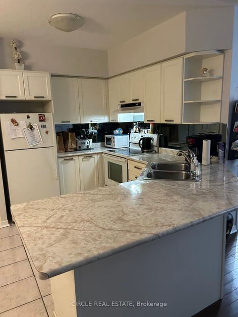 Photo 6 at 112 - 7398 Yonge Street, Yorkhill, Vaughan