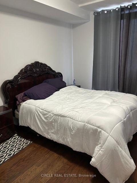 Photo 8 at 112 - 7398 Yonge Street, Yorkhill, Vaughan