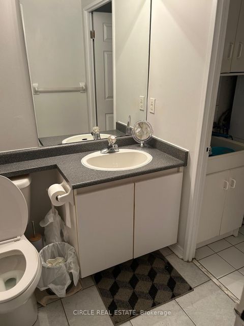 Photo 11 at 112 - 7398 Yonge Street, Yorkhill, Vaughan