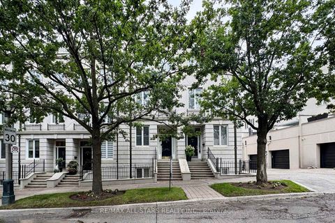 Photo 2 at 246 Walmer Road, Casa Loma, Toronto