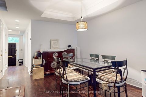Photo 6 at 246 Walmer Road, Casa Loma, Toronto