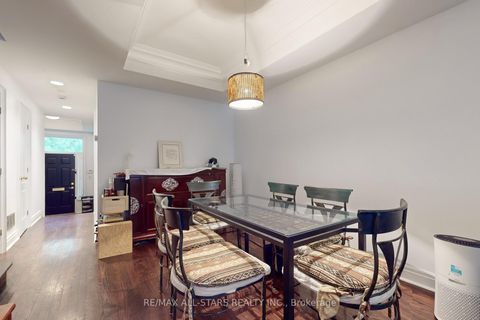 Photo 7 at 246 Walmer Road, Casa Loma, Toronto