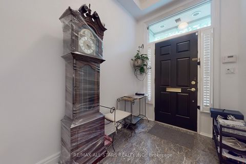 Photo 10 at 246 Walmer Road, Casa Loma, Toronto