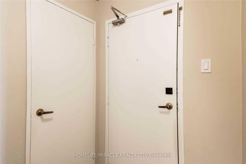 Photo 12 at 404 - 2645 Kipling Avenue, Jamestown, Toronto