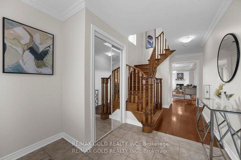 Photo 4 at 157 Black Maple Crescent, Patterson, Vaughan