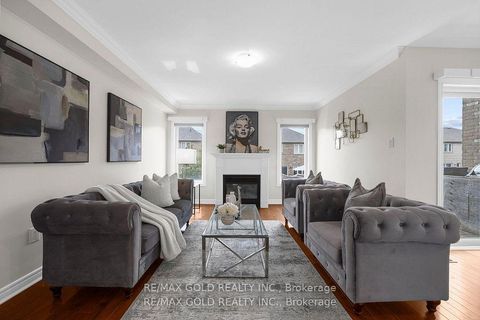 Photo 10 at 157 Black Maple Crescent, Patterson, Vaughan