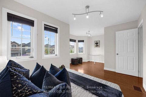 Photo 11 at 157 Black Maple Crescent, Patterson, Vaughan