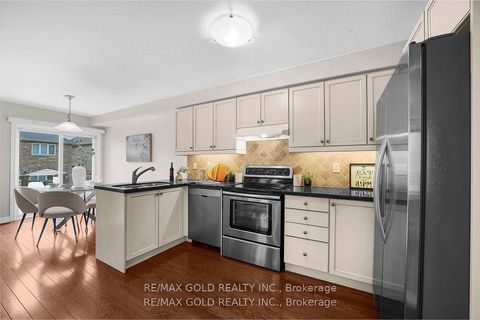 Photo 13 at 157 Black Maple Crescent, Patterson, Vaughan