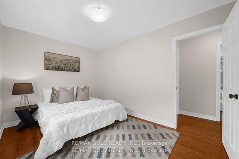 Photo 18 at 157 Black Maple Crescent, Patterson, Vaughan