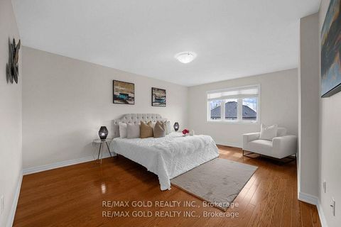 Photo 19 at 157 Black Maple Crescent, Patterson, Vaughan