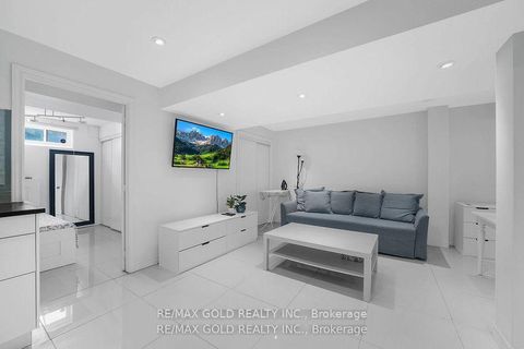 Photo 27 at 157 Black Maple Crescent, Patterson, Vaughan