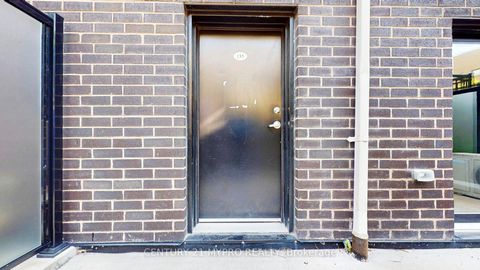 Photo 1 at 135 - 515 Kingbird Grove, Rouge E11, Toronto