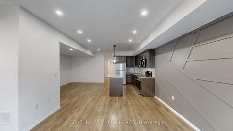 Photo 11 at 135 - 515 Kingbird Grove, Rouge E11, Toronto