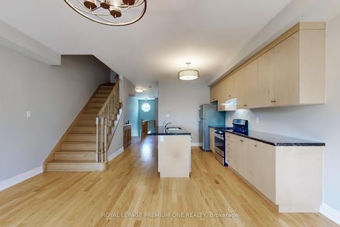 Photo 10 at 71 DRYDEN Way N, Richview, Toronto