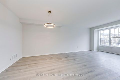 Photo 4 at 2872 Garnethill Way, WM Westmount, Oakville