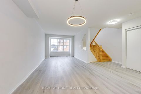 Photo 5 at 2872 Garnethill Way, WM Westmount, Oakville
